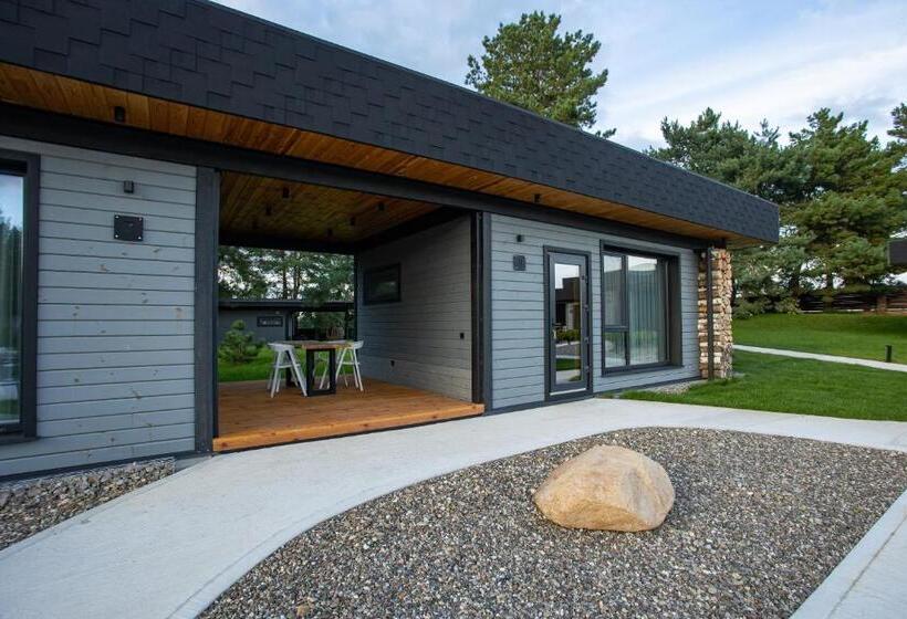 スーペリアーバンガロー, Perlyna Resort