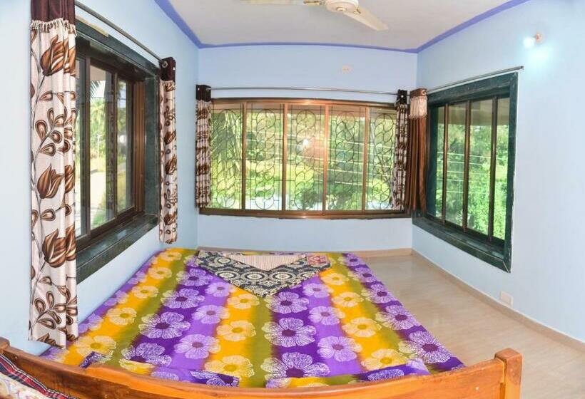 Quarto Familiar, Khavanekar Resort