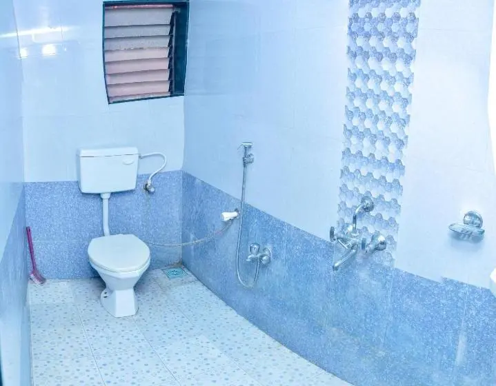 Perhehuone, Khavanekar Resort