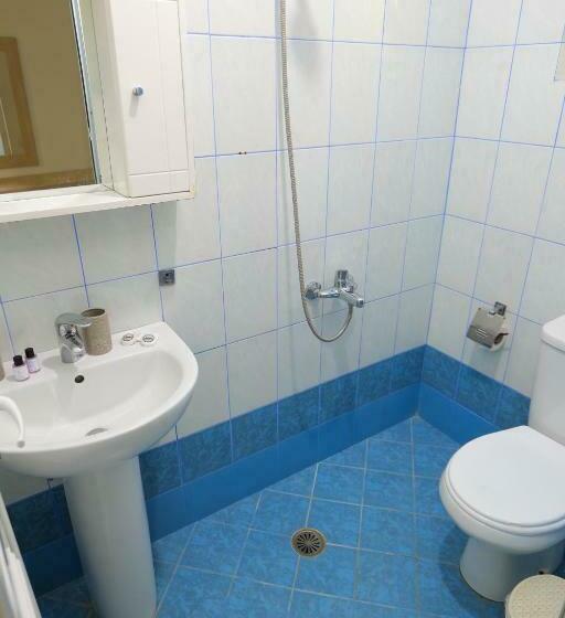 חדר לארבעה סטנדרטי עם מרפסת, Villa Gjika