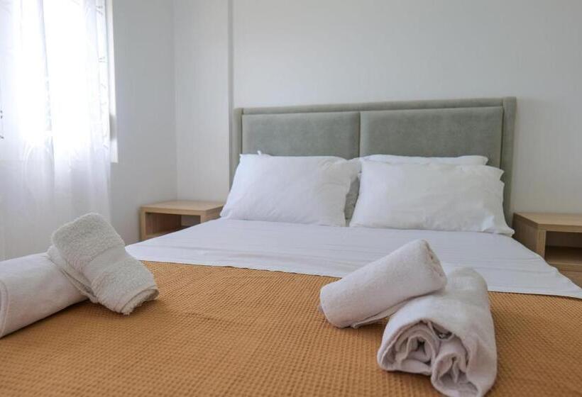 דירת שני חדרים, Villa Gjika