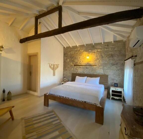 Номер Deluxe, Aliko