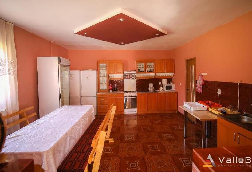 Дом 1 Спальня, Cabana Ghetari