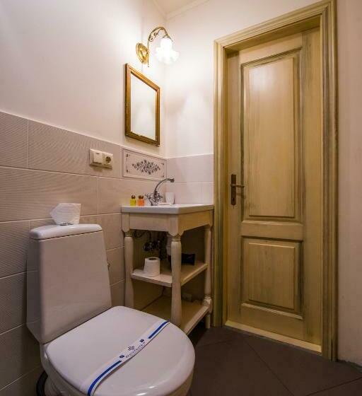 חדר דלוקס, The Provence Village