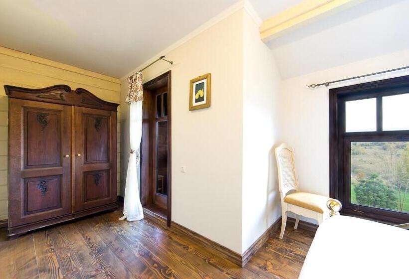 غرفة إقتصادية, The Provence Village