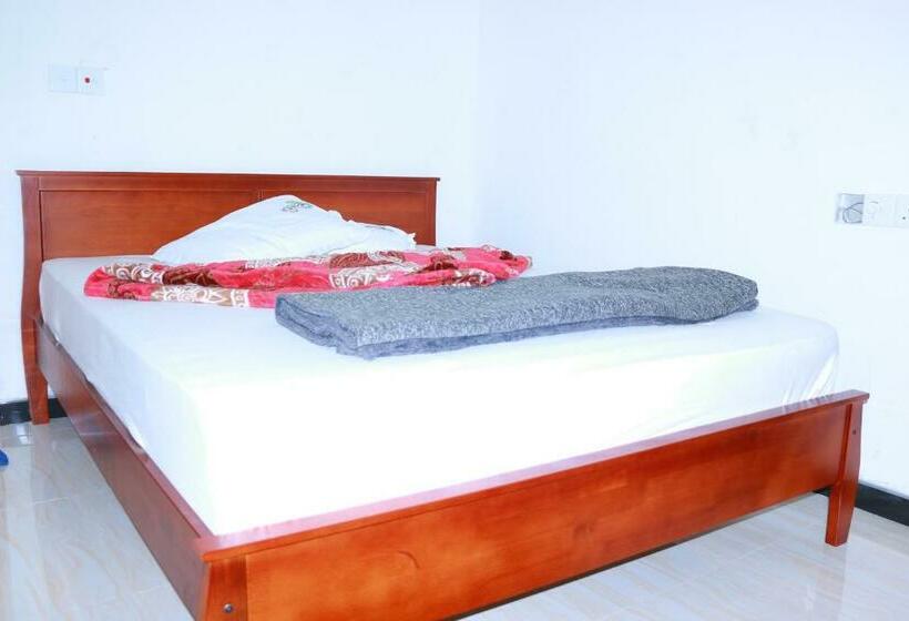 Standard Szoba, Subash