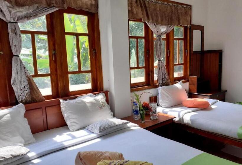 Családi Szoba, Subash