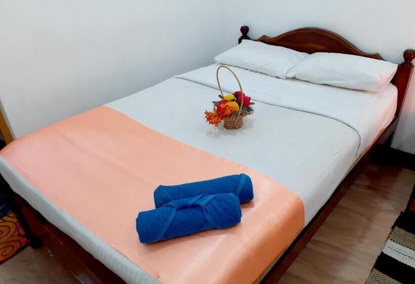 Standard Szoba, Subash