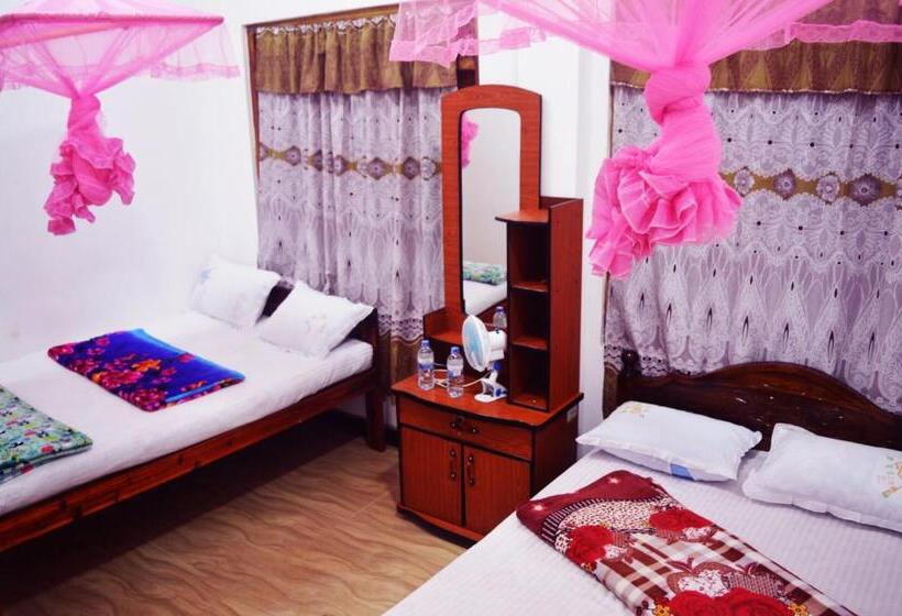 Családi Szoba, Subash