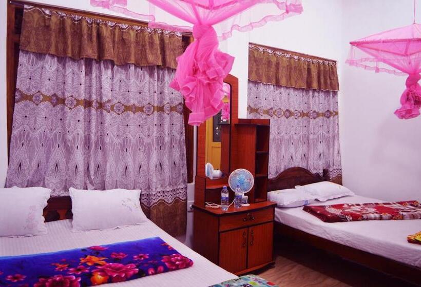 Családi Szoba, Subash