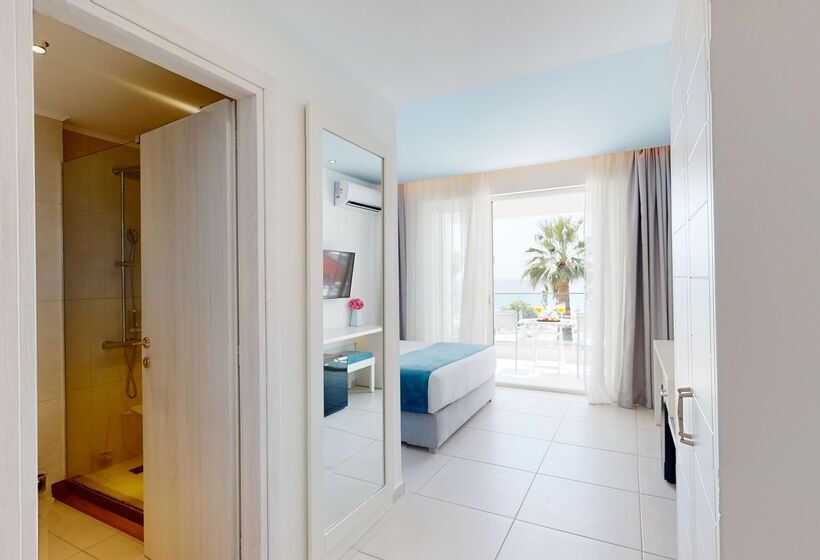 オーシャンビュースーペリアールーム, Acrotel Lilyann Boutique