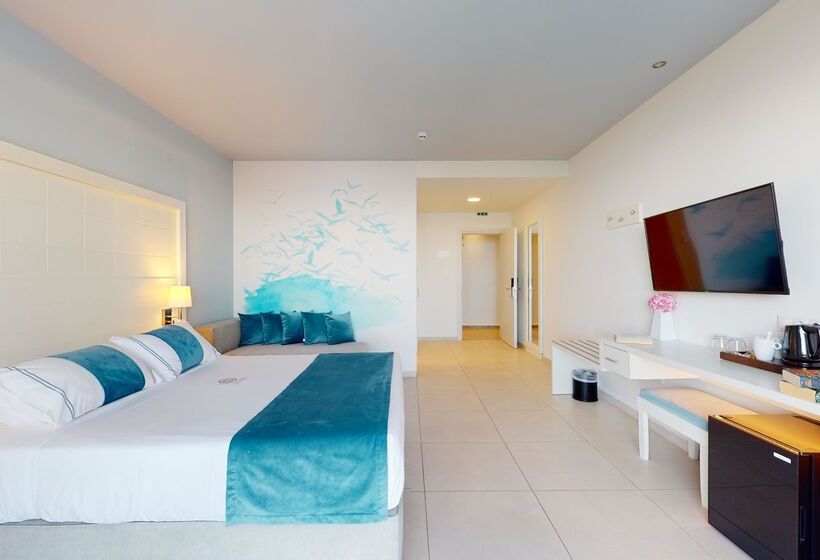 オーシャンビュースーペリアールーム, Acrotel Lilyann Boutique