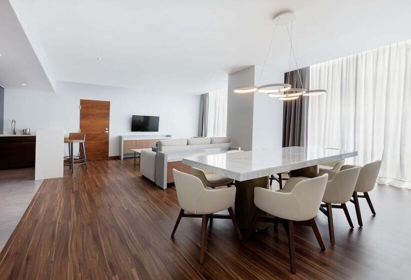 Люкс Премиум, Doubletree By Hilton Hotel Mexico City Santa Fe