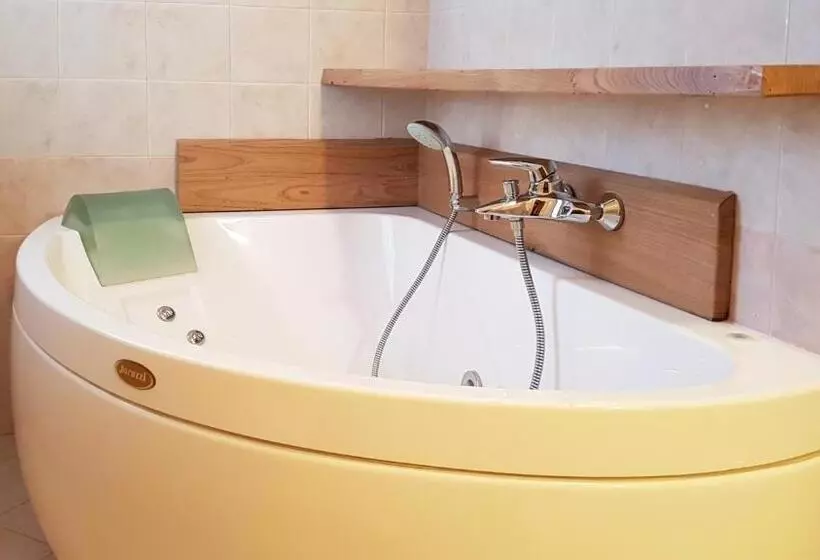 バスタブ付きスタンダードルーム, Eurohotel Mountain Wellness