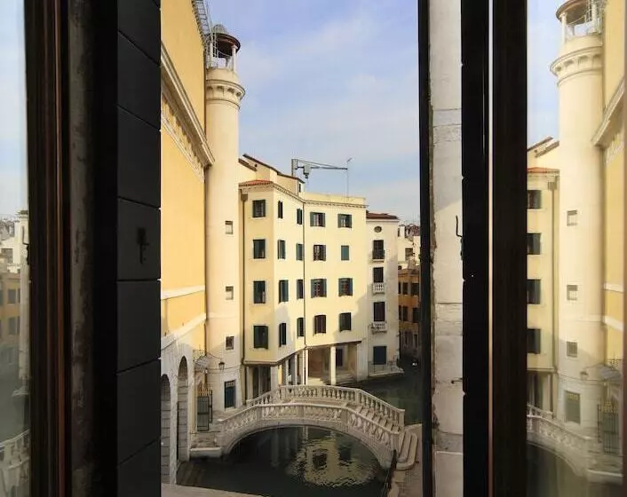 اتاق سوپریور با چشم‌انداز, Ad Place Venice