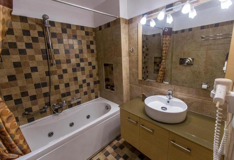 סטודיו דלוקס, Anassa