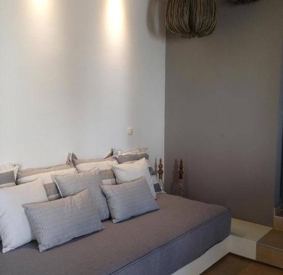 סוויטה, Anassa