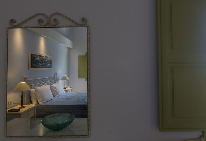 סוויטת ג'וניור, Anassa