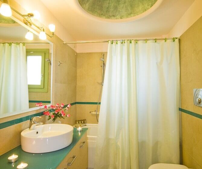 סוויטת ג'וניור, Anassa