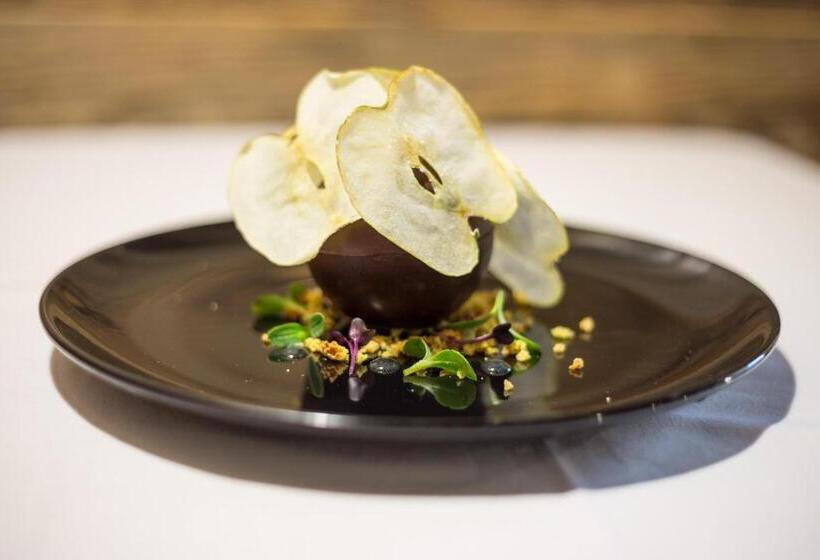 غرفة قياسية ثلاثية, Arisch