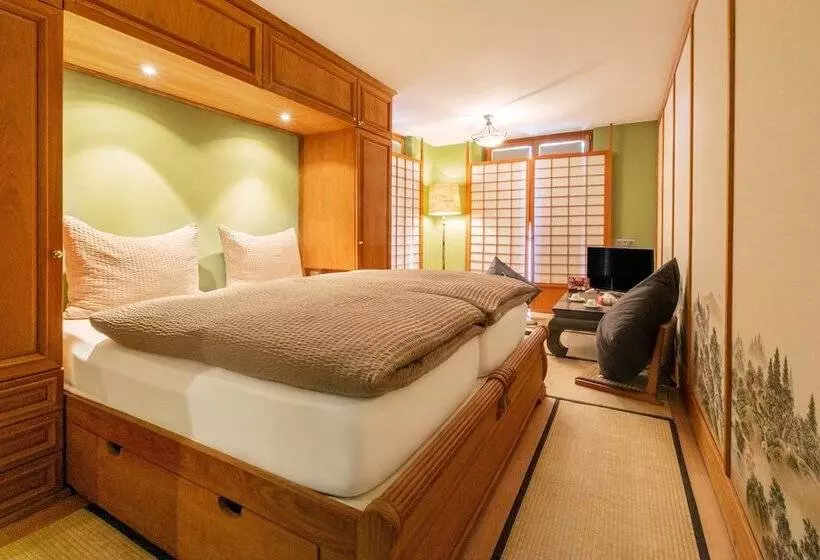 Standard-huone, Arte