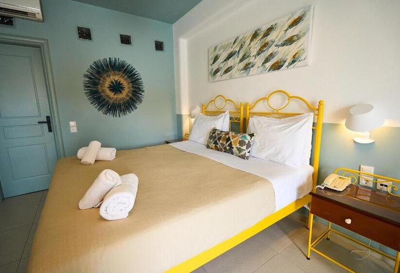 带泳池观景的豪华房, Bellissimo Resort