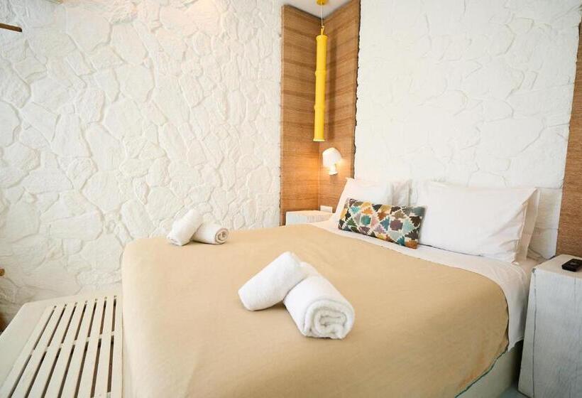اتاق راحتی با چشم‌انداز دریا, Bellissimo Resort