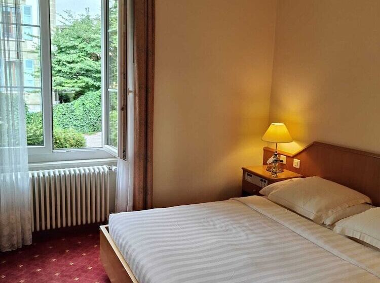 غرفة قياسية, Elite