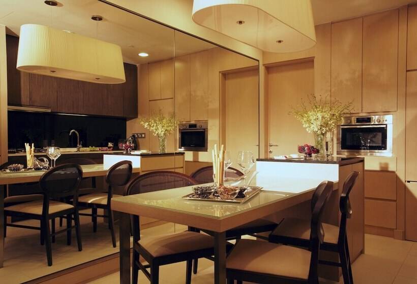 2 Bedroom Premium Apartment, Fraser Suites Singapore