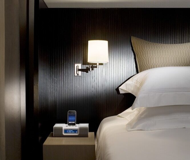2 Bedroom Premium Apartment, Fraser Suites Singapore
