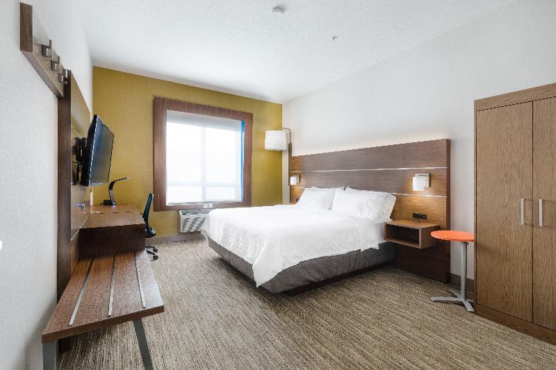 غرفة قياسية سرير كينج لذوى الإحتياجات الخاصة, Holiday Inn Express Grande Prairie, An Ihg