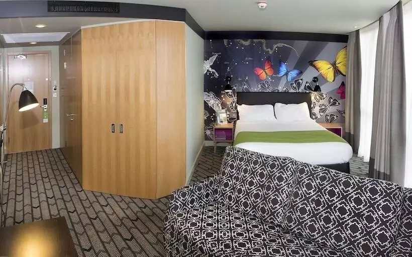 プレミアムルーム, Holiday Inn Salisbury   Stonehenge, An Ihg