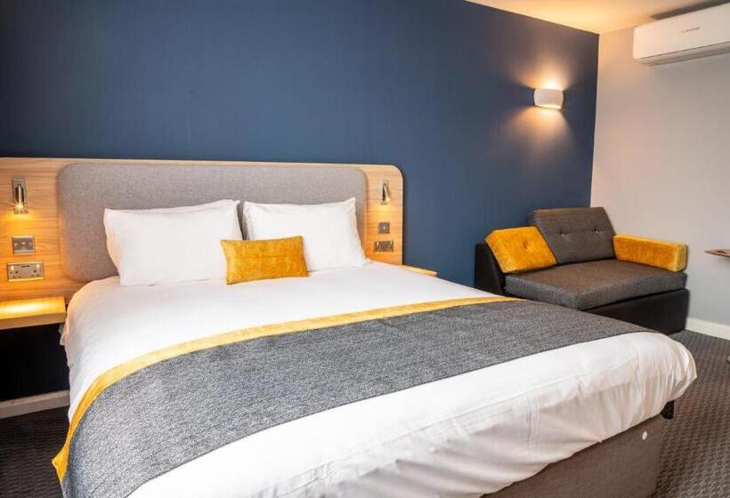 Номер Стандарт, Knowsley Inn & Lounge
