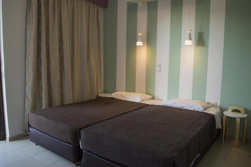 דירת חדר, Nireas