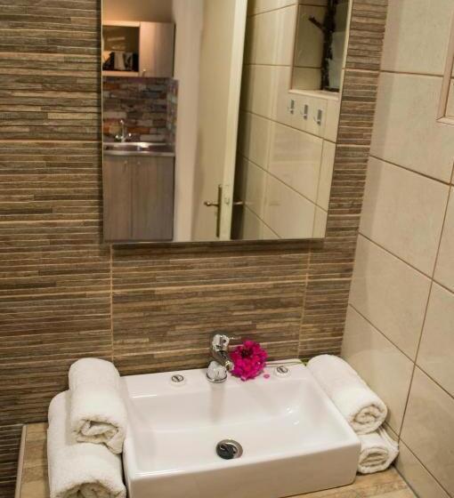 חדר סטודיו סטנדרד, Nireas