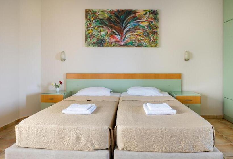 חדר סטודיו סטנדרד, Nireas