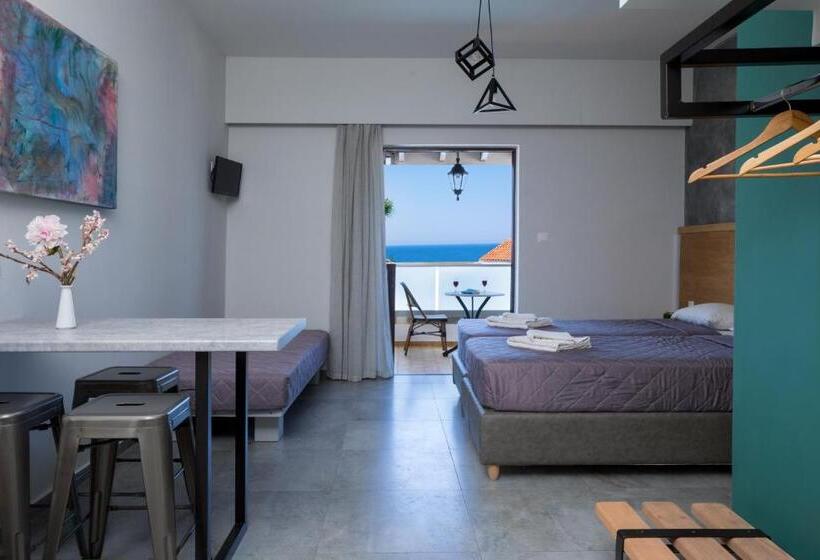 דירת חדר סופריור, Nireas