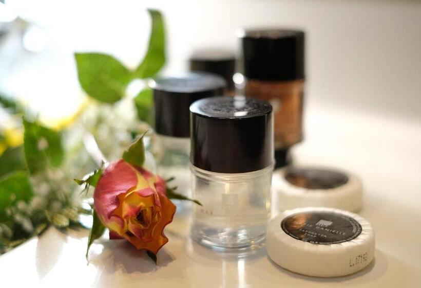 غرفة قياسية ثلاثية, Orologio