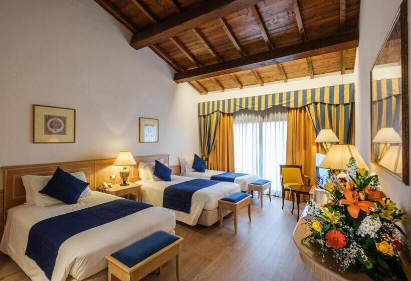 غرفة قياسية ثلاثية, Orologio