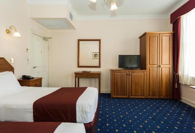 חדר דחוקס עם מיטת קינג, Palais Royale