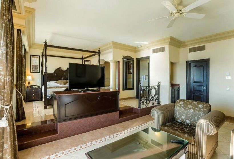 סוויטת ג'וניור נוף לים, Hotel Riu Emerald Bay - All Inclusive