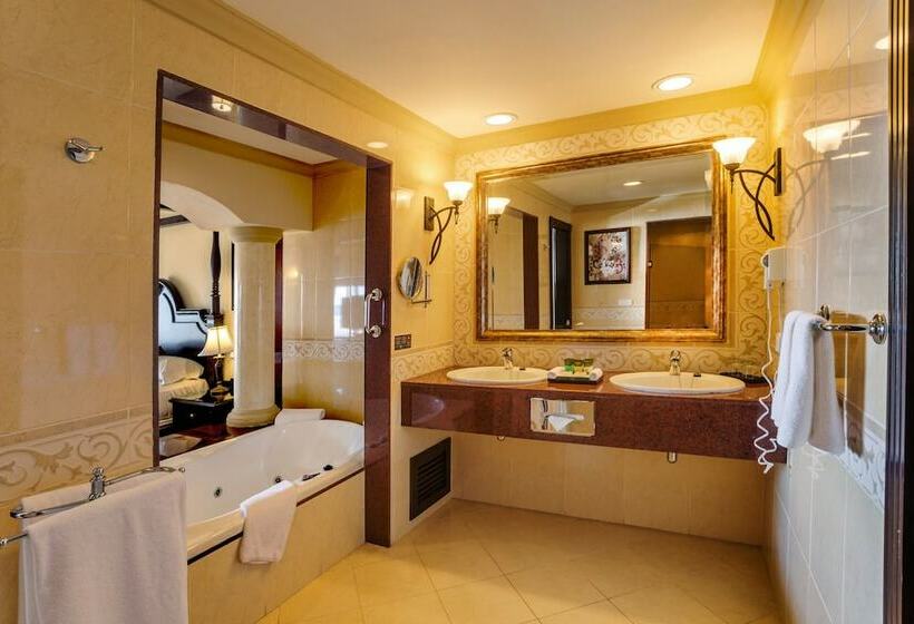 סוויטת ג'וניור נוף לים, Hotel Riu Emerald Bay - All Inclusive