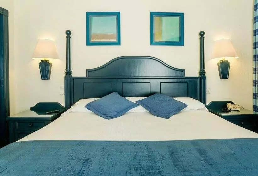 سوییت جونیور با چشم‌انداز دریا, Hotel Riu Emerald Bay - All Inclusive