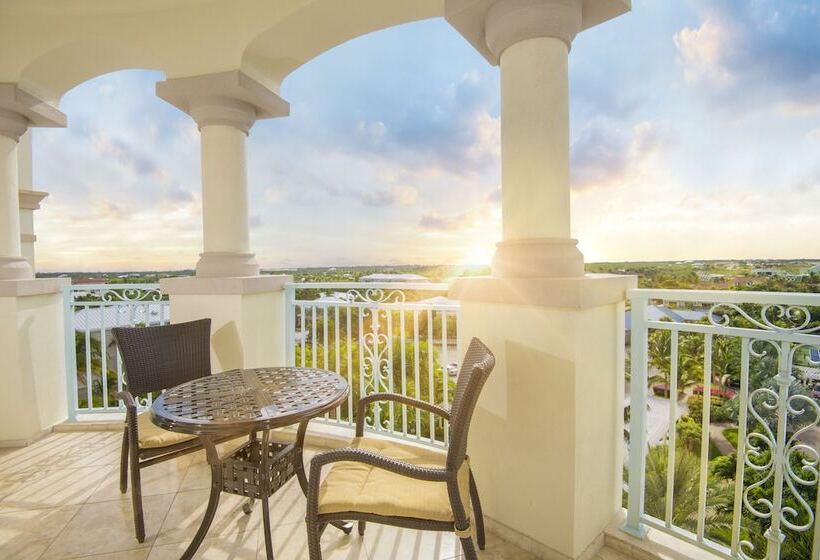 سوئیت با چشم‌انداز, Seven Stars Resort & Spa