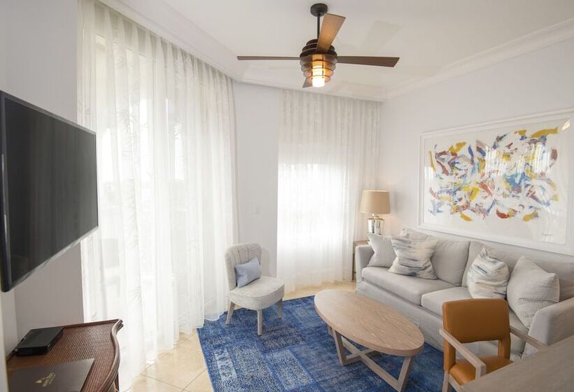 سوئیت با چشمانداز, Seven Stars Resort & Spa