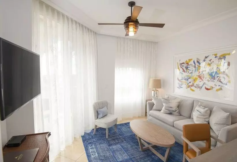 سوئیت با چشمانداز, Seven Stars Resort & Spa