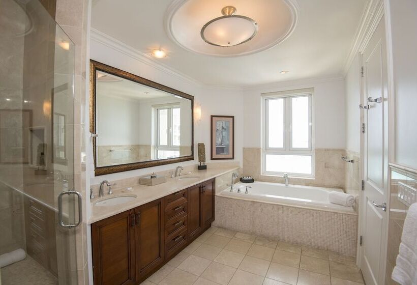 سوییت جونیور با چشمانداز دریا, Seven Stars Resort & Spa