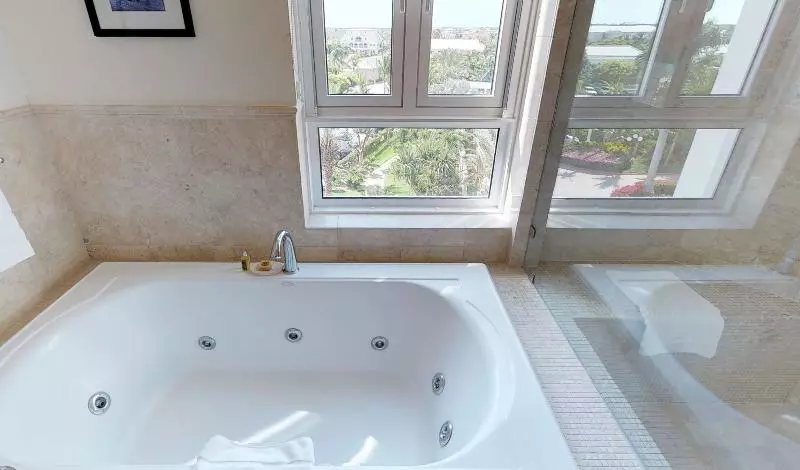سوییت با چشمانداز دریا, Seven Stars Resort & Spa