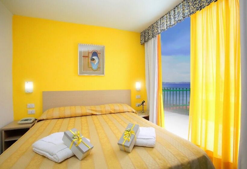 标准间侧面带海景, Solemare Beach & Beauty Spa