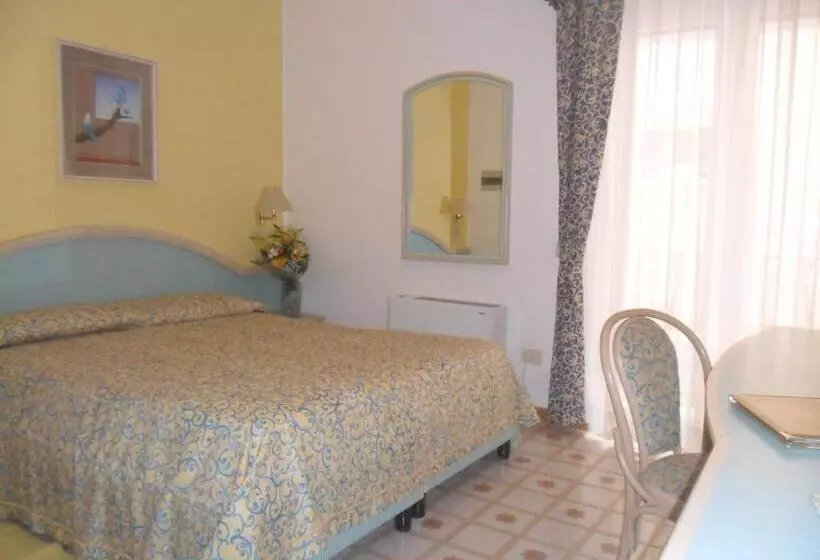 اتاق استاندارد چهار تخته, Solemare Beach & Beauty Spa